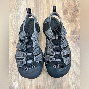 KEEN Newport H2 Men black/steel grey Size 7.5 EUC